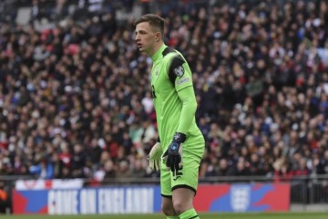 镜报:曼联和曼城希望引进特鲁宾,本菲卡标价4000万美元