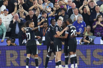 高清:英超切尔西5-1西汉姆 蓝军众将激情庆祝</title>
<title>高清:英超切尔西5-1西汉姆 蓝军众将激情庆祝