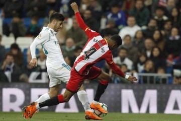 西甲首轮对决:赫罗纳主场迎战巴列卡诺,新赛季悬念待解