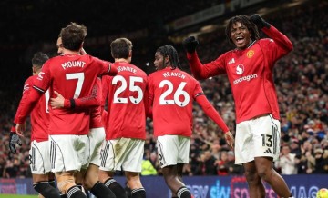 英超争四格局大变,曼联1-0险胜纽卡,三豪门积分齐头并进竞争日趋激烈