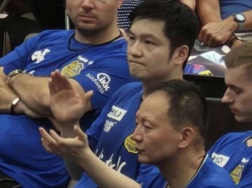 樊振东德甲首秀两连败,落寞背影让人心疼!