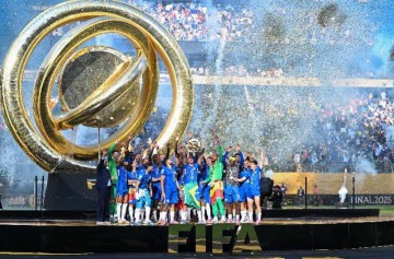 切尔西夺得世俱杯冠军、分得1.14亿美元，恩里克拒认失败