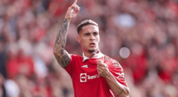 狂降6000万欧!曼联铁心要甩包袱,碰到西甲穷人,只肯掏2000万欧