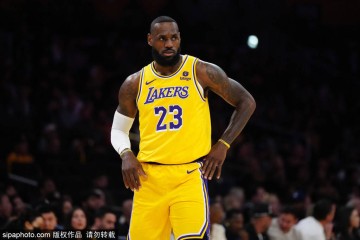 还是湖人！曝詹姆斯大概率执行5260万球员选项