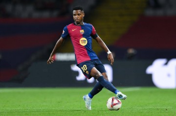 巴萨转会动态:法蒂同意转投法甲,弗里克钦点德国主力中卫