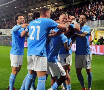 意甲第32轮前瞻：热那亚的保级决战与那不勒斯的争冠之路