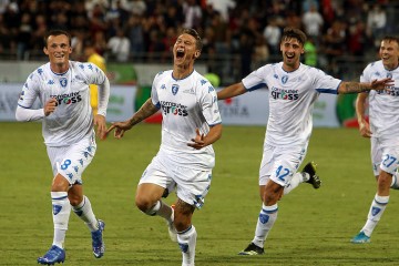 卡利亚里VS那不勒斯：意甲焦点战比分预测与赛事分析