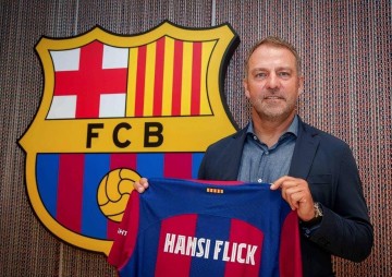 凌晨3点西甲争冠生死战！巴萨10天3战马竞，亚马尔vs小蜘蛛