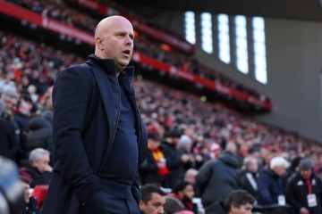 全被说中了！斯洛特输球赛后“甩锅”，球迷吐槽：又一个滕哈赫