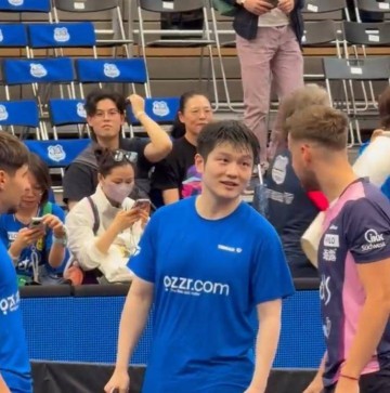 比赛失利仍吸粉!樊振东首秀德甲小城,小城因他掀起商业与文化热潮