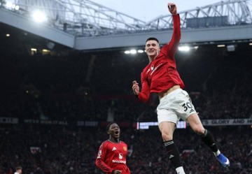 官宣!曼联四月份比赛全安排在深夜,直至对阵利物浦才迎来正常时间