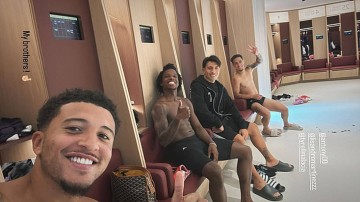 桑乔或为女友赴美国踢球,拒绝罗马不只为钱!与曼联五鼠兄弟欢笑合影