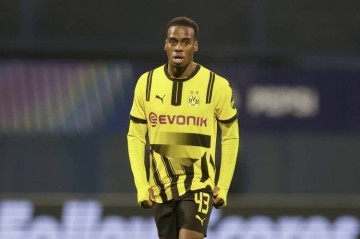 天空体育记者：切尔西接近与多特达成协议，签下吉滕斯