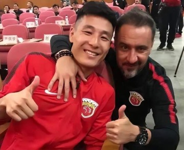 国足还考虑吗?57岁英超名帅下课:非常了解中国足球!