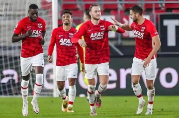 11分领跑+9场输7场!荷甲冠军悬念终结,埃因霍温把联赛踢成独角戏