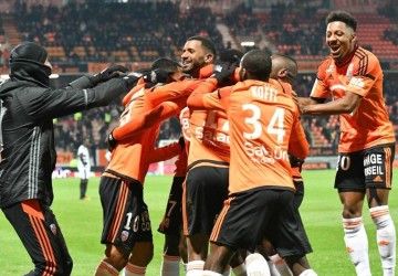 法甲焦点战:洛里昂主场迎战里尔,谁能抢得关键三分?