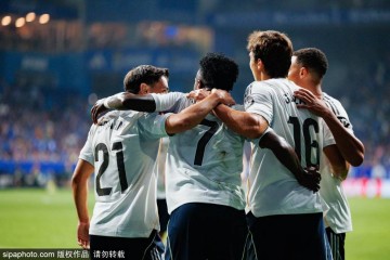 皇家马德里危机重重，法兰克福雄鹰蓄势待发