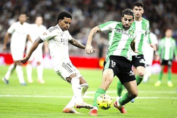 打脸质疑!皇马太子5场5球,教练用人