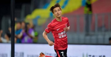 成都蓉城大胜背后暴露防线隐忧，欧冠后卫索罗金表现平平或遭新帅冷落