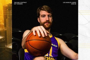 湖人双向合同签下蒂米 内线悍将:詹姆斯是GOAT