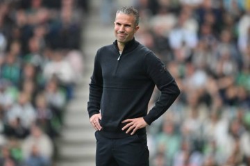 换帅最佳选择?范佩西7轮不败当选最佳主帅,若重返曼联能成功吗