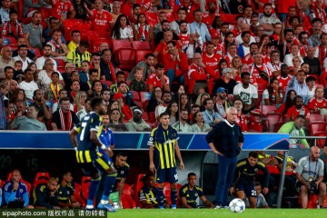 穆帅真尽力了!本菲卡赛季至今双杀法甲尼斯+夺葡超杯,7战全零封