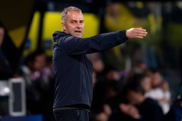 冲亚马尔来的?曝弗里克要求球员减少商业活动,巴萨18岁核心引不满