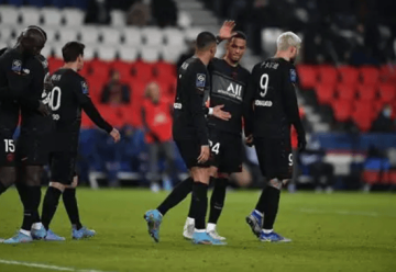 法甲焦点战:巴黎圣日耳曼VS欧塞尔——实力悬殊下的胜负密码与比分推演