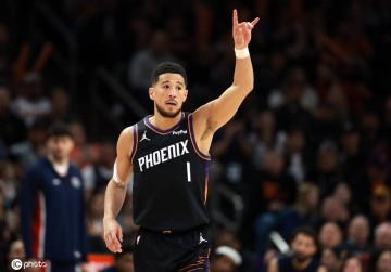 本季最大黑马已出现？狄龙辅佐布克太阳花少钱办大事