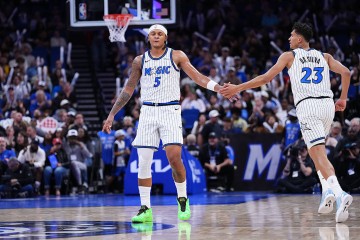 班凯罗23+8+8锡安22分 魔术逆转鹈鹕