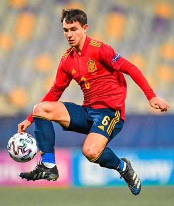 血赚or冤大头？阿森纳6500万强挖西甲铁腰，皇马巴萨惨遭截胡！