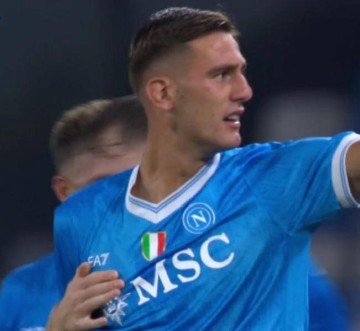 那不勒斯意甲全胜,与AC米兰下轮决战