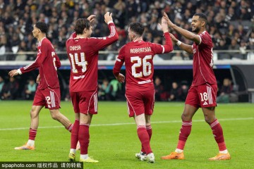 欧冠早报:“0-0-10”先生破蛋利物浦止4连败 单轮71球创纪录