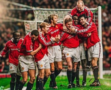 谁曾加冕欧洲三冠王?仅9队做到,大巴黎如愿,巴萨拜仁两度达成