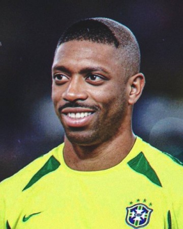 对皇马开场9分钟传射!法甲官推为登贝莱P图大罗经典“阿福头”