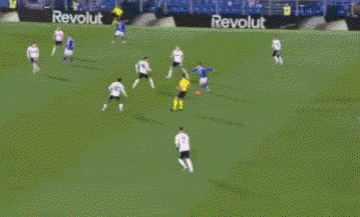 2-0,21岁皇马旧将妙传,38岁法布雷加斯率队12场不败,逼近意甲榜首