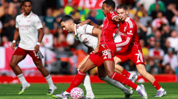 1-0!英超惨烈焦点战:3大核心伤退 任意球世界波 10.5亿豪门登顶