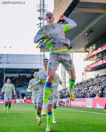 曼城3-0轻取水晶宫!福登回暖谢尔基成“新丁丁”,阿森纳压力大