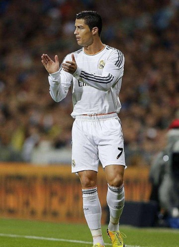 2013年金球奖:C罗、梅西、里贝里之争分析