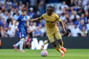 阿森纳压哨截胡埃泽,北伦敦德比再添新剧情