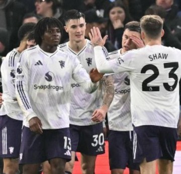 曼联12天内迎来4场关键比赛,若全胜有望挺进前四争夺欧冠资格