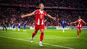 进球狂魔!打破梅西C罗纪录!拜仁巨星轰20球,17岁妖星刷新历史