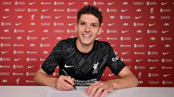 官方:利物浦宣布匈牙利小门神加盟 凑齐佩奇乔治一家