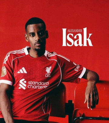 小基耶萨落选!利物浦欧冠名单引争议,17岁新星入围藏玄机