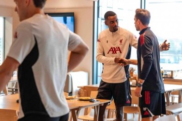 利物浦官方晒照,伊萨克完成在俱乐部的首次训练