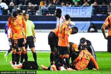 皇马战瓦伦西亚首发出炉！姆巴佩维尼领衔，阿隆索或祭出四中场阵型