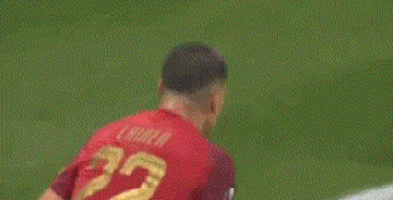 欧联:2-0,24岁国际米兰旧将无敌鱼跃冲顶,助法甲第2迎来2连胜