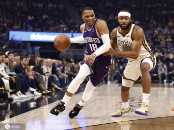 库里27+10巴特勒15+6+6 德罗赞24分勇士送国王7连败