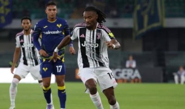 意甲一夜变天!那不勒斯竟成唯一全胜球队,AC米兰狂飙紧追,尤文意外翻车!