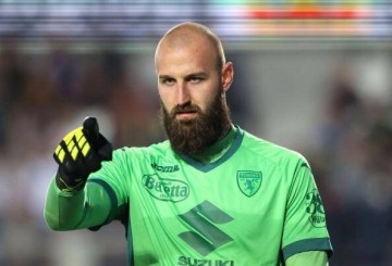 1500万超值交易!那不勒斯抢在曼联前谈判,塞尔维亚门神将赴意甲